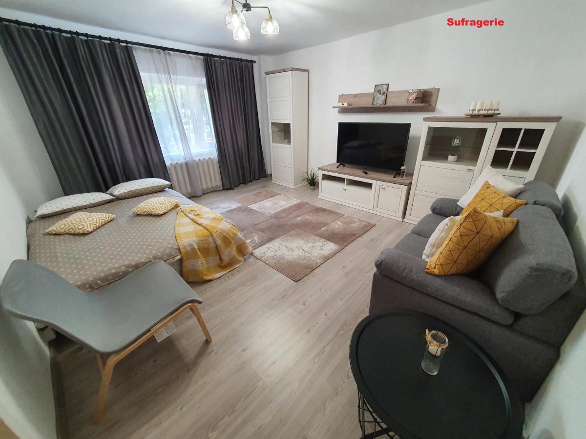 Mia Central Apart, 3 Rooms, 2 Baths, Afi Mall Brasov Exterior photo