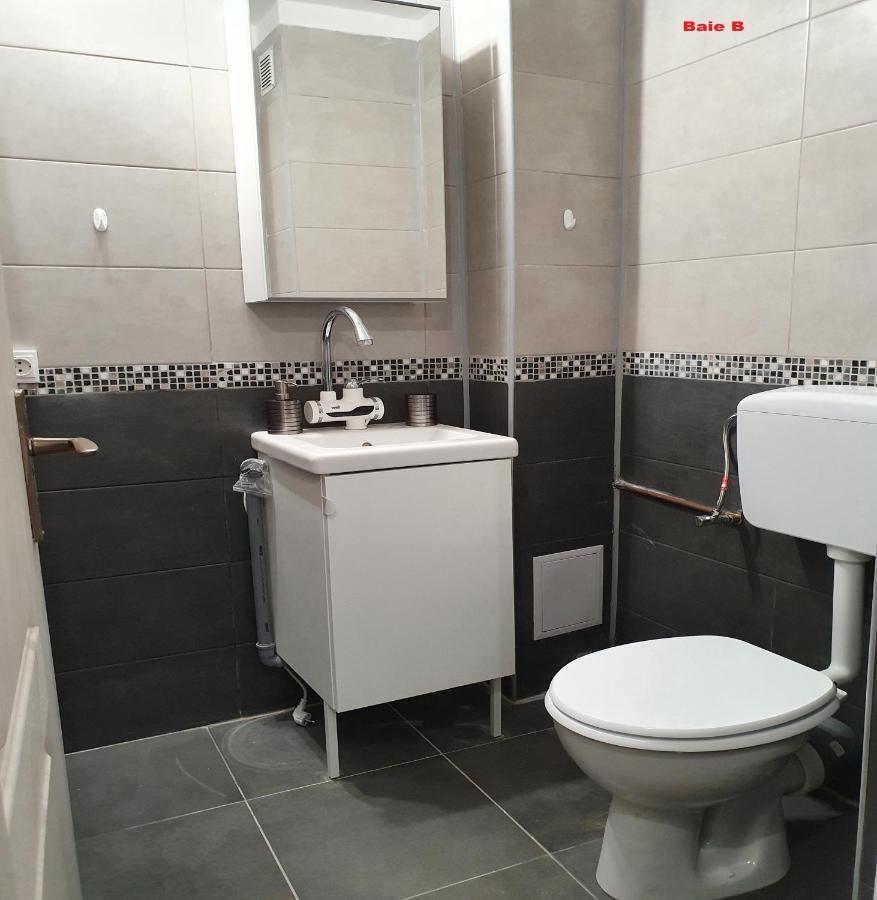Mia Central Apart, 3 Rooms, 2 Baths, Afi Mall Brasov Exterior photo